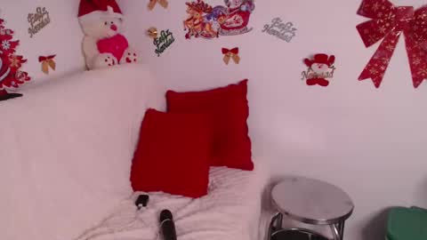 Snapshot of anabellered chatting on 12-30-24, 09:59 Ana online show from 12-30-24, 09:59