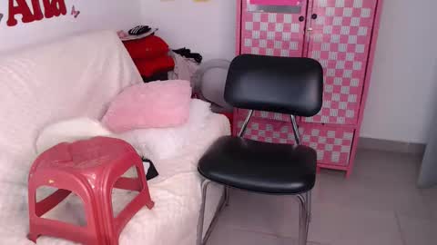 Snapshot of anabellered chatting on 11-01-25, 11:23 Ana online show from 11-01-25, 11:23