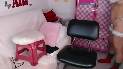 Snapshot of anabellered chatting on 11-21-25, 10:14 Ana online show from 11-21-25, 10:14