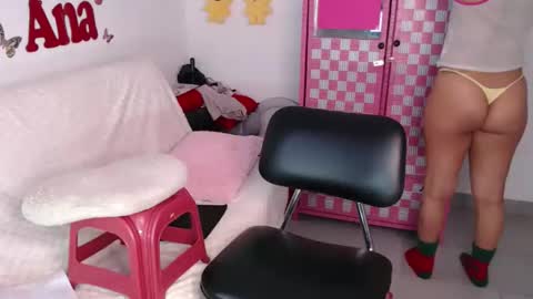 Snapshot of anabellered chatting on 11-27-25, 10:06 Ana online show from 11-27-25, 10:06