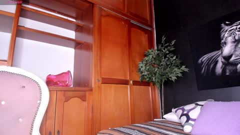 Snapshot of anahi__18 chatting on 12-24-24, 03:27 Anahi online show from 12-24-24, 03:27