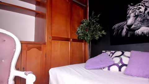 Snapshot of anahi__18 chatting on 12-30-24, 03:14 Anahi online show from 12-30-24, 03:14