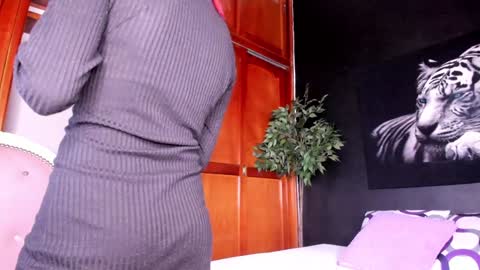 Snapshot of anahi__18 chatting on 01-23-25, 03:05 Anahi online show from 01-23-25, 03:05