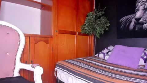 Snapshot of anahi__18 chatting on 01-29-25, 03:01 Anahi online show from 01-29-25, 03:01
