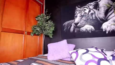 Snapshot of anahi__18 chatting on 02-15-25, 09:38 Anahi online show from 02-15-25, 09:38