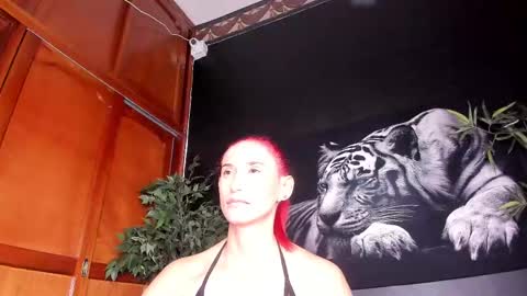 Snapshot of anahi__18 chatting on 02-19-25, 09:17 Anahi online show from 02-19-25, 09:17