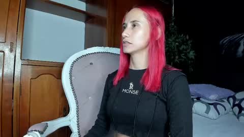 Snapshot of anahi__18 chatting on 02-25-25, 02:58 Anahi online show from 02-25-25, 02:58