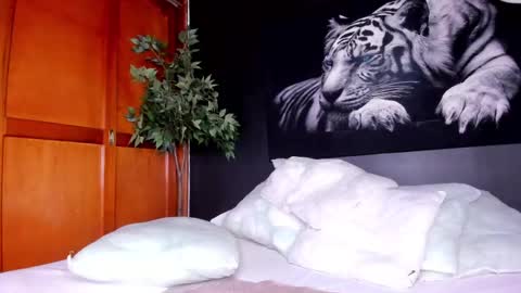 Snapshot of anahi__18 chatting on 03-06-25, 03:02 Anahi online show from 03-06-25, 03:02