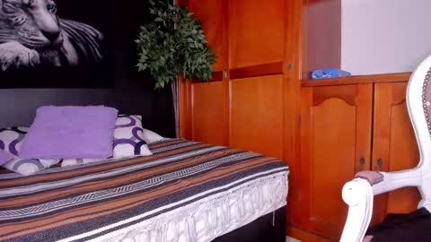 Snapshot of anahi__18 chatting on 09-24-25, 02:59 Anahi online show from 09-24-25, 02:59