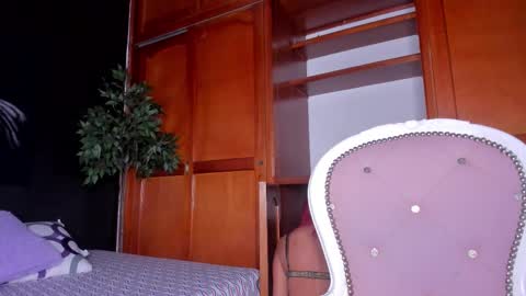 Snapshot of anahi__18 chatting on 10-13-25, 11:38 Anahi online show from 10-13-25, 11:38