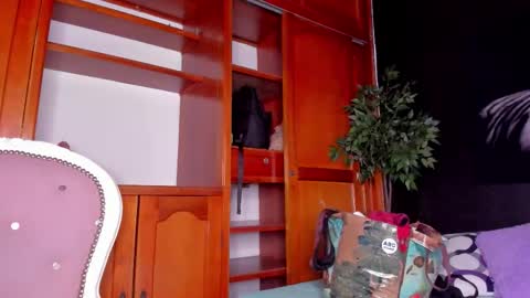 Anahi online show from 11-12-25, 03:07