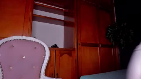 Anahi online show from 11-25-25, 03:06