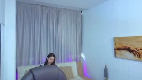 Snapshot of anahi_estrada chatting on 06-11-26, 11:52 Anahi online show from 06-11-26, 11:52