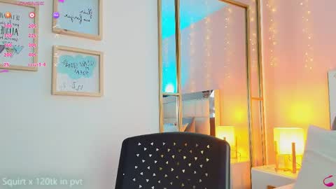 Anahi  online show from 04-26-26, 06:05