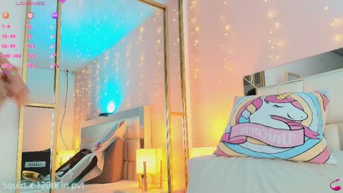 Anahi  online show from 04-28-26, 07:30