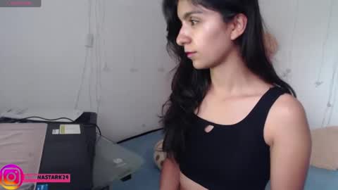 Anahi Browns online show from 02-11-25, 04:24