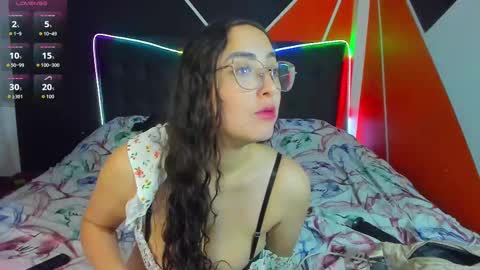 Snapshot of anais_and_matt chatting on 09-28-25, 02:17 ANAIS MATT online show from 09-28-25, 02:17