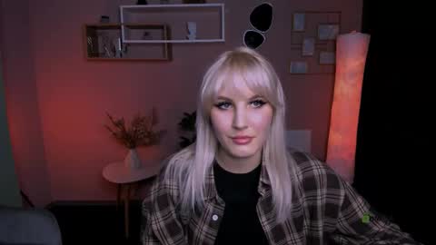 Anais online show from 10-23-25, 07:56
