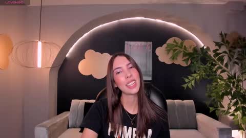 Snapshot of anaisnin1 chatting on 02-10-25, 12:18 Anais Nin online show from 02-10-25, 12:18