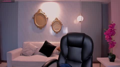 Snapshot of anaisnin1 chatting on 02-23-25, 04:57 Anais Nin online show from 02-23-25, 04:57