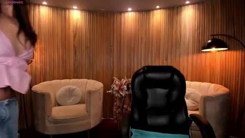 Snapshot of anaisnin1 chatting on 10-14-25, 03:29 Anais Nin online show from 10-14-25, 03:29