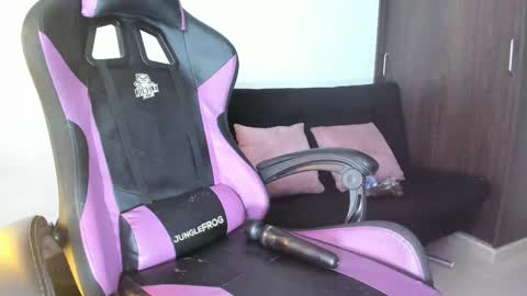      help me to get 100 thumps up  online show from 02-04-25, 04:48