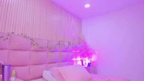 Snapshot of anaksunamun6 chatting on 06-23-26, 03:15 Ana online show from 06-23-26, 03:15