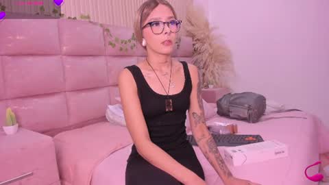 Snapshot of anaksunamun6 chatting on 06-25-26, 03:39 Ana online show from 06-25-26, 03:39