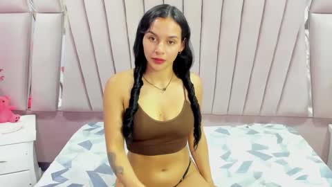 Snapshot of anales_deep_69 chatting on 03-11-25, 01:23 AbbyAndAntonela online show from 03-11-25, 01:23