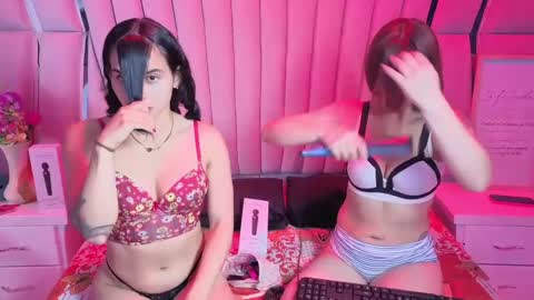 Snapshot of anales_deep_69 chatting on 09-26-25, 01:26 AbbyAndAntonela online show from 09-26-25, 01:26