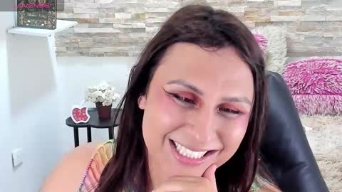 Snapshot of analia_01 chatting on 02-14-26, 12:18 Analia online show from 02-14-26, 12:18