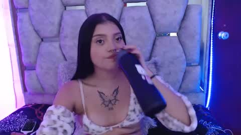 Snapshot of analymilles chatting on 12-13-25, 07:53 analymilles online show from 12-13-25, 07:53