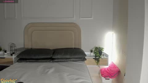 anamonroee online show from 10-13-25, 07:36