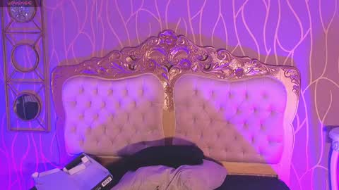 anamonroee online show from 04-23-26, 09:06