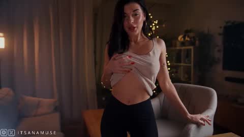 Snapshot of anamuse chatting on 12-19-25, 09:33 Ana online show from 12-19-25, 09:33