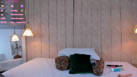 Snapshot of anantaa chatting on 09-19-25, 11:44 Ananta online show from 09-19-25, 11:44