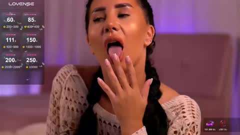 Anna online show from 10-30-25, 10:54