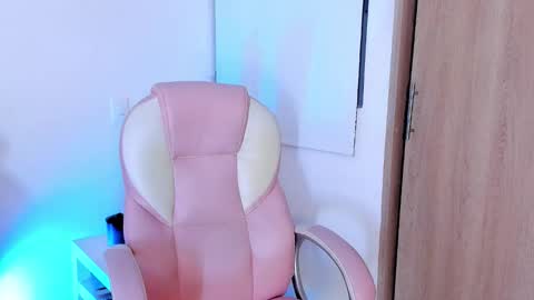 Anastacia online show from 10-17-25, 11:40