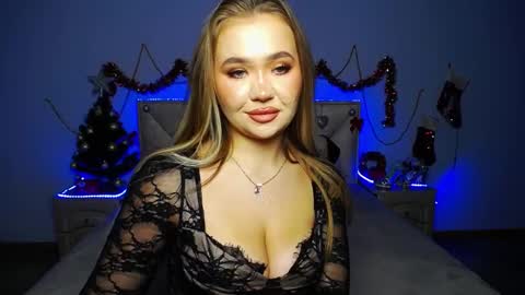 anastacyyellig online show from 12-19-24, 12:13