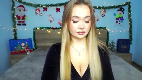 anastacyyellig online show from 12-29-24, 08:04