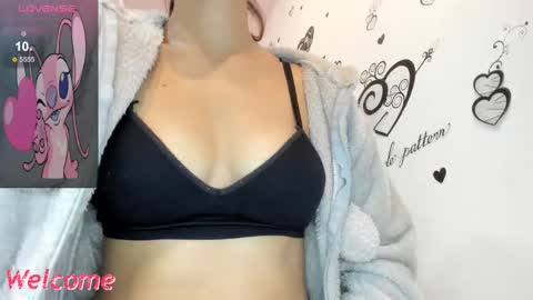 Snapshot of anastasia_tuya chatting on 09-19-25, 01:18 anastasia online show from 09-19-25, 01:18