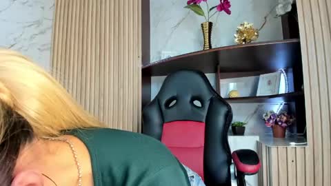 Anastasia online show from 04-16-26, 12:50