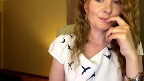Snapshot of anavelle chatting on 06-12-26, 11:14 Ana online show from 06-12-26, 11:14