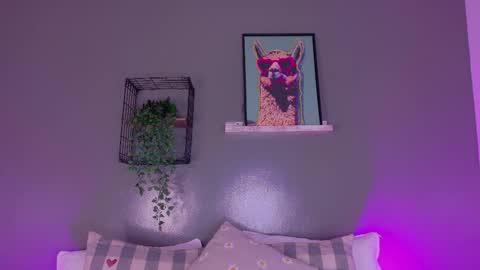 Kendra  online show from 10-22-25, 10:15