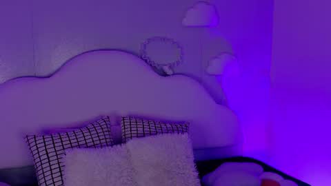 Kendra  online show from 07-31-26, 09:30