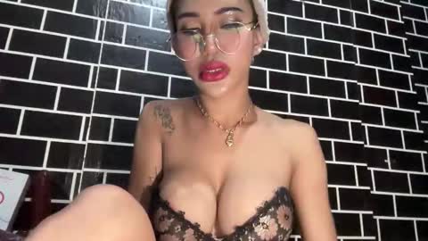 anawalters online show from 11-11-25, 01:22