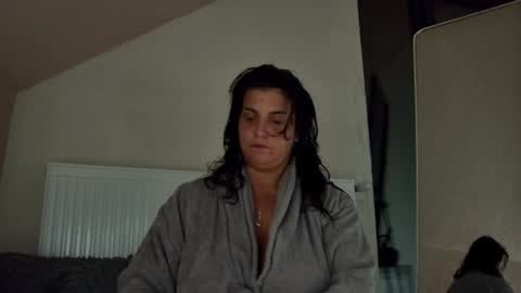 Snapshot of anaworld69 chatting on 10-21-25, 06:41 of just4ana online show from 10-21-25, 06:41