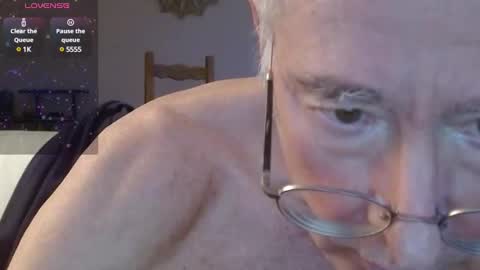 Snapshot of anax69 chatting on 12-20-24, 04:04 mario online show from 12-20-24, 04:04