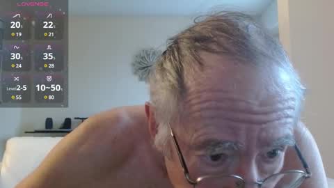 Snapshot of anax69 chatting on 01-20-25, 09:24 mario online show from 01-20-25, 09:24
