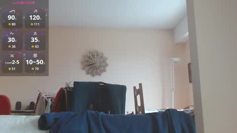 Snapshot of anax69 chatting on 10-19-25, 12:06 mario online show from 10-19-25, 12:06